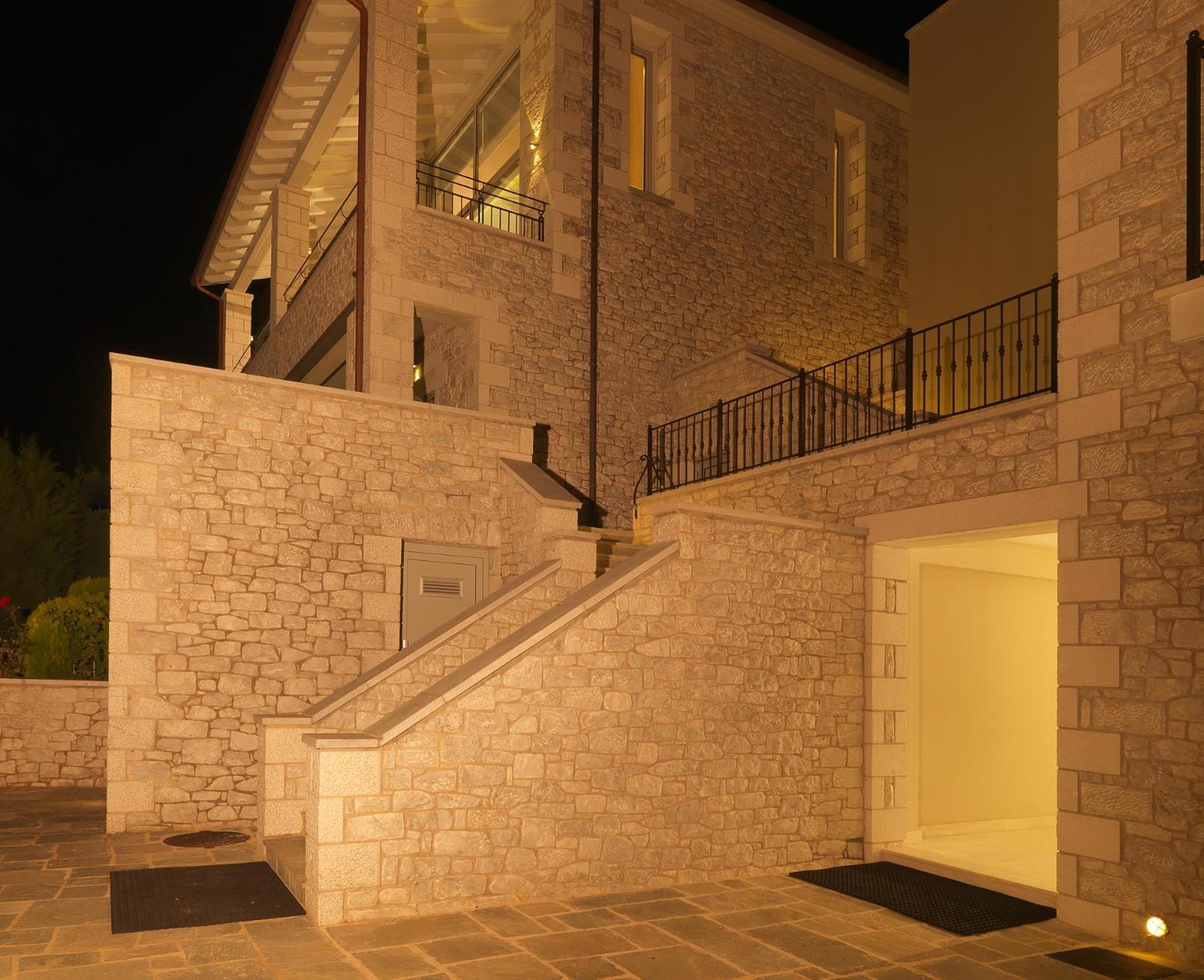 Hondos Classic Hotel & Spa Nestani Buitenkant foto