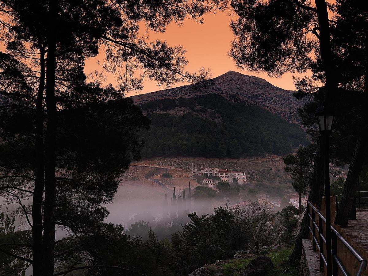 Hondos Classic Hotel & Spa Nestani Buitenkant foto
